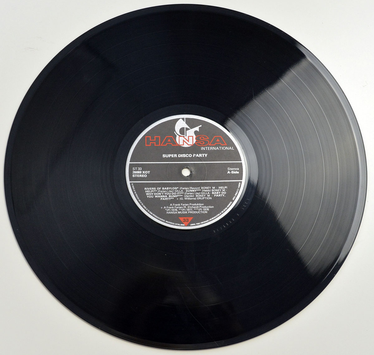 Photo of record 1 of VARIOUS ARTISTS - Super Disco Party with Boney M and Eruption 